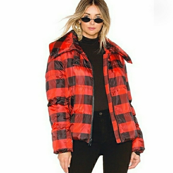 Kendall & Kylie Jackets & Blazers - Kendall and Kylie Buffalo Check Puffer Coat SZ M
